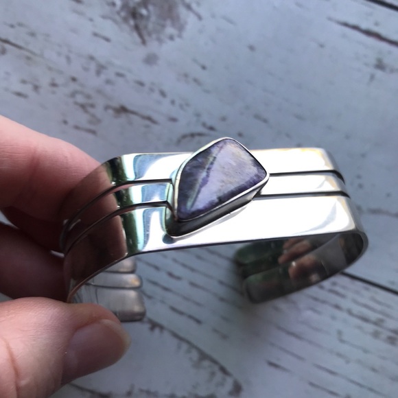 Handmade Silver and Charoite wide cuff bracelet - Picture 5 of 6